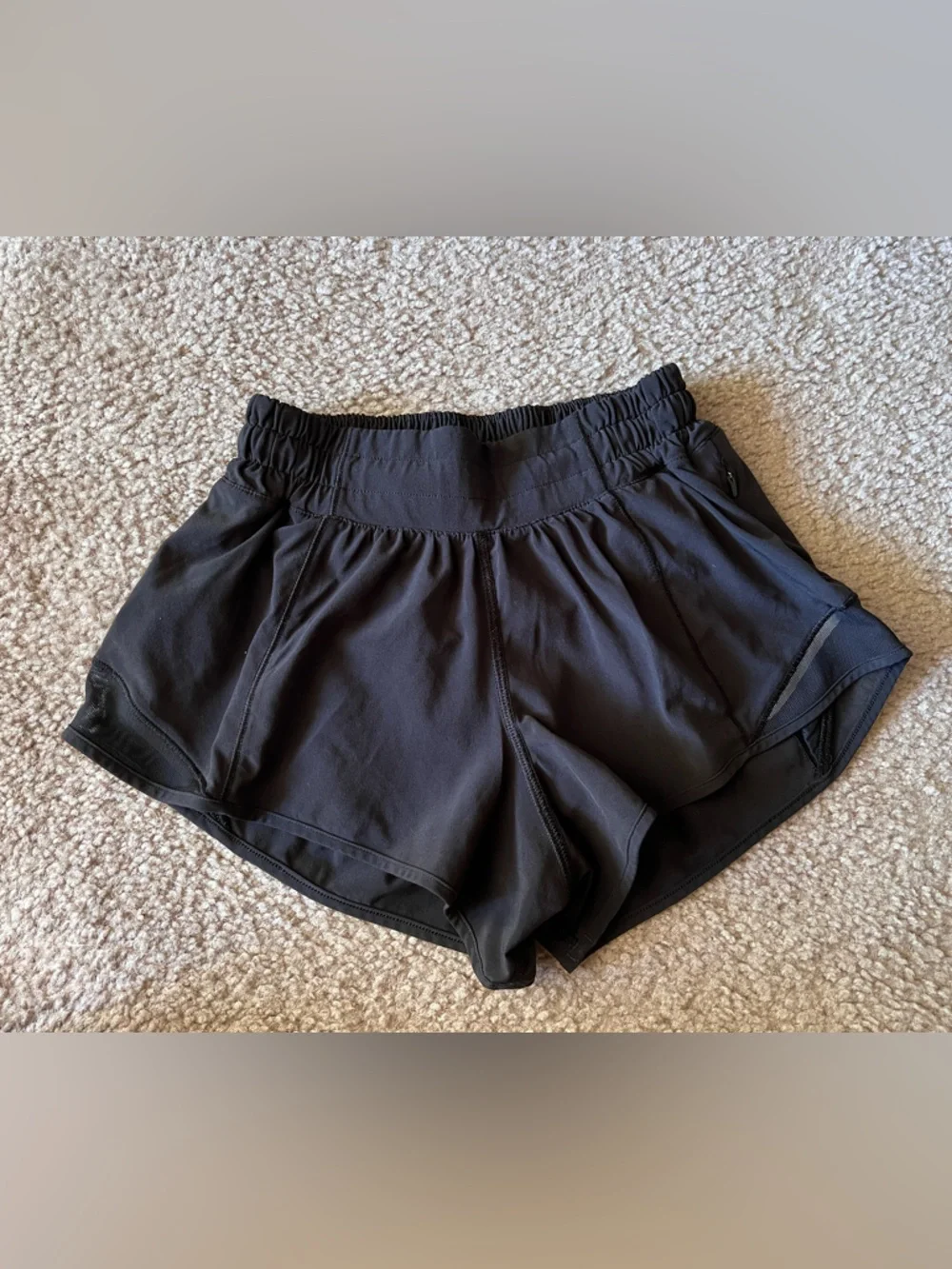 Lululemon Hotty Hot Short *High-Rise 2.5" *Black Sz 0 - Picture 2 of 9